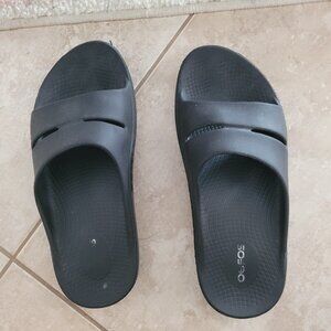 oofos slides size 10